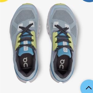 ON CLOUDSTRATUS women’s shoes size 9.5 Chambray/Lavender